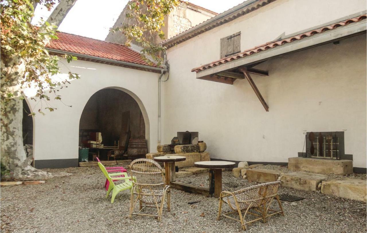 2 Bedroom Amazing Home In Narbonne Buitenkant foto