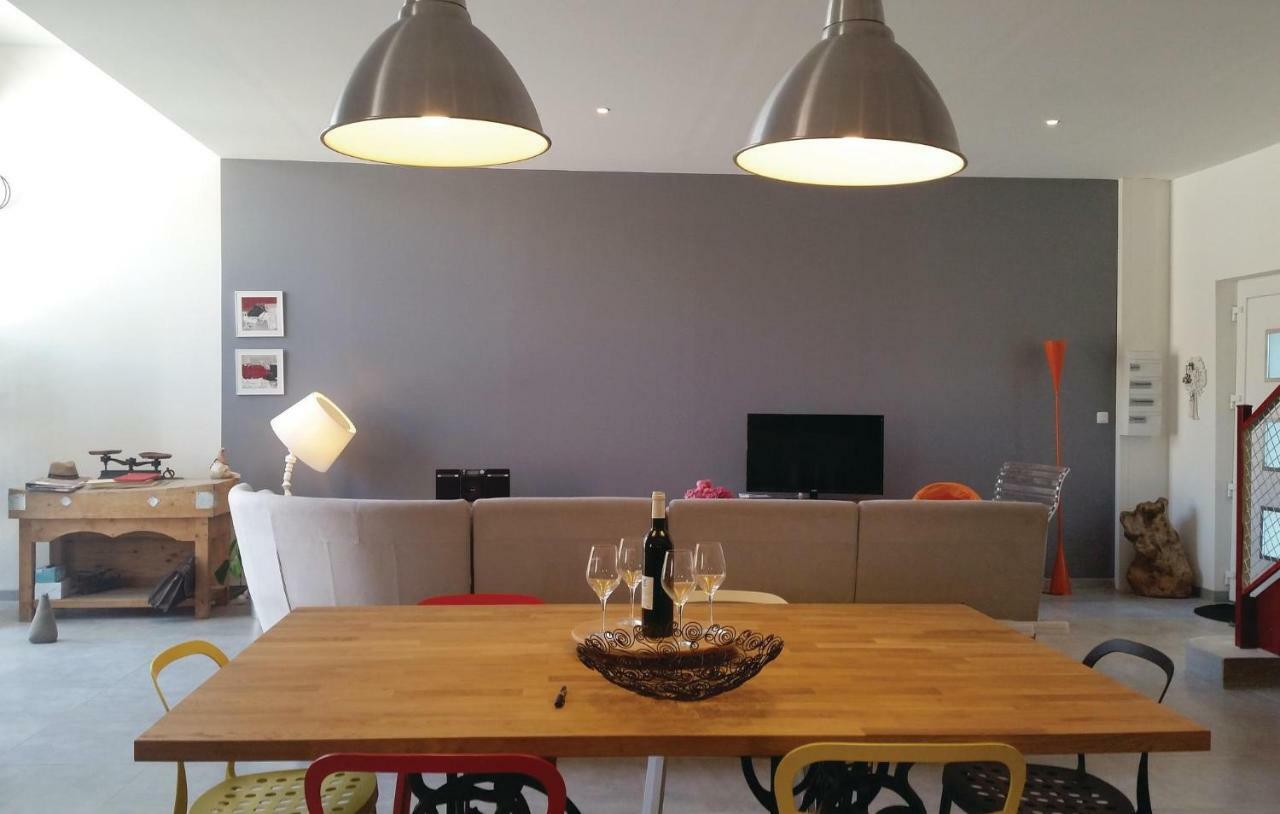 2 Bedroom Amazing Home In Narbonne Buitenkant foto