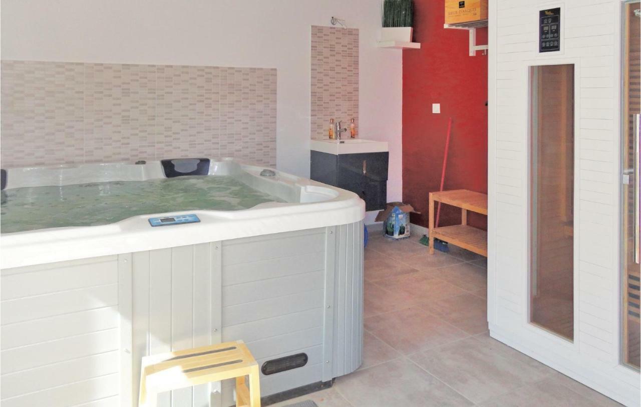 2 Bedroom Amazing Home In Narbonne Buitenkant foto