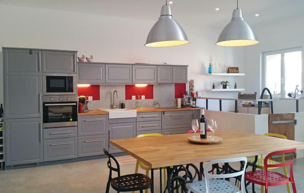 2 Bedroom Amazing Home In Narbonne Buitenkant foto