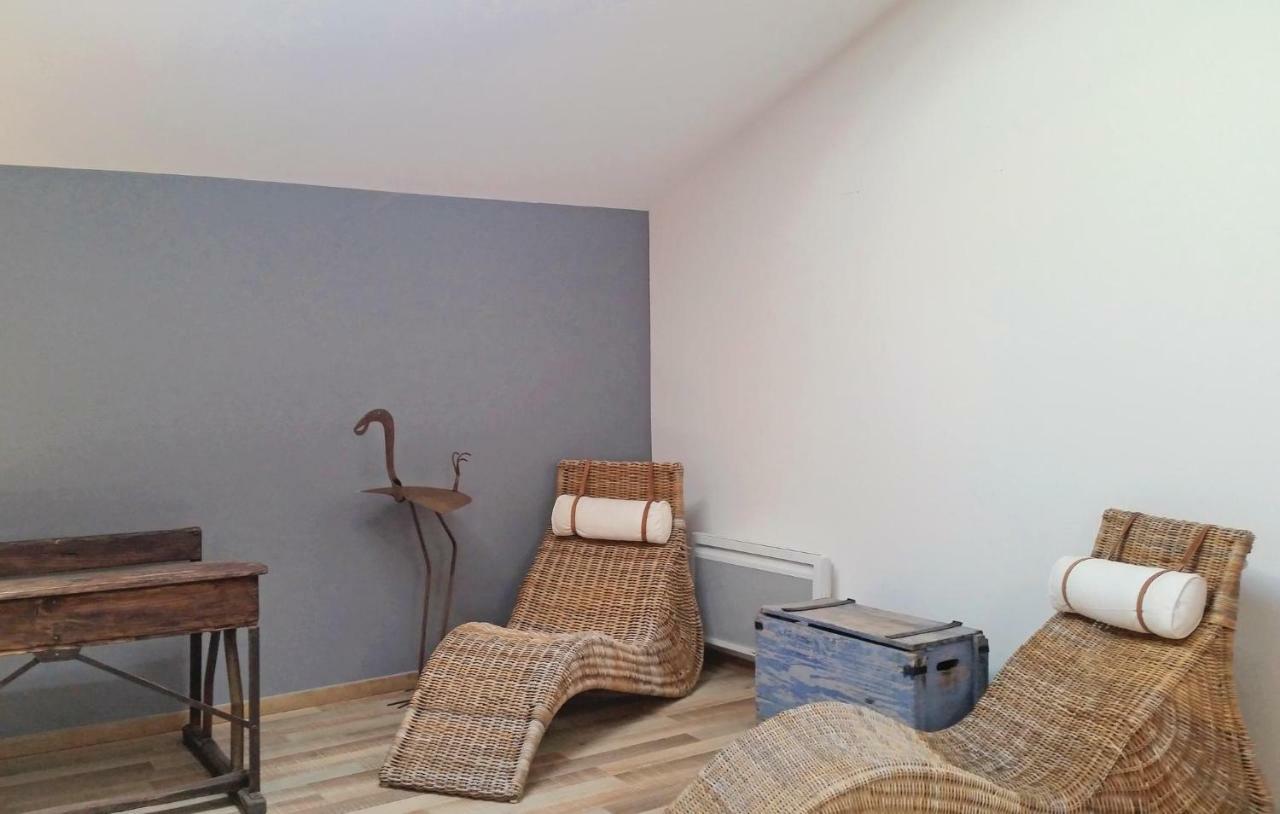 2 Bedroom Amazing Home In Narbonne Buitenkant foto